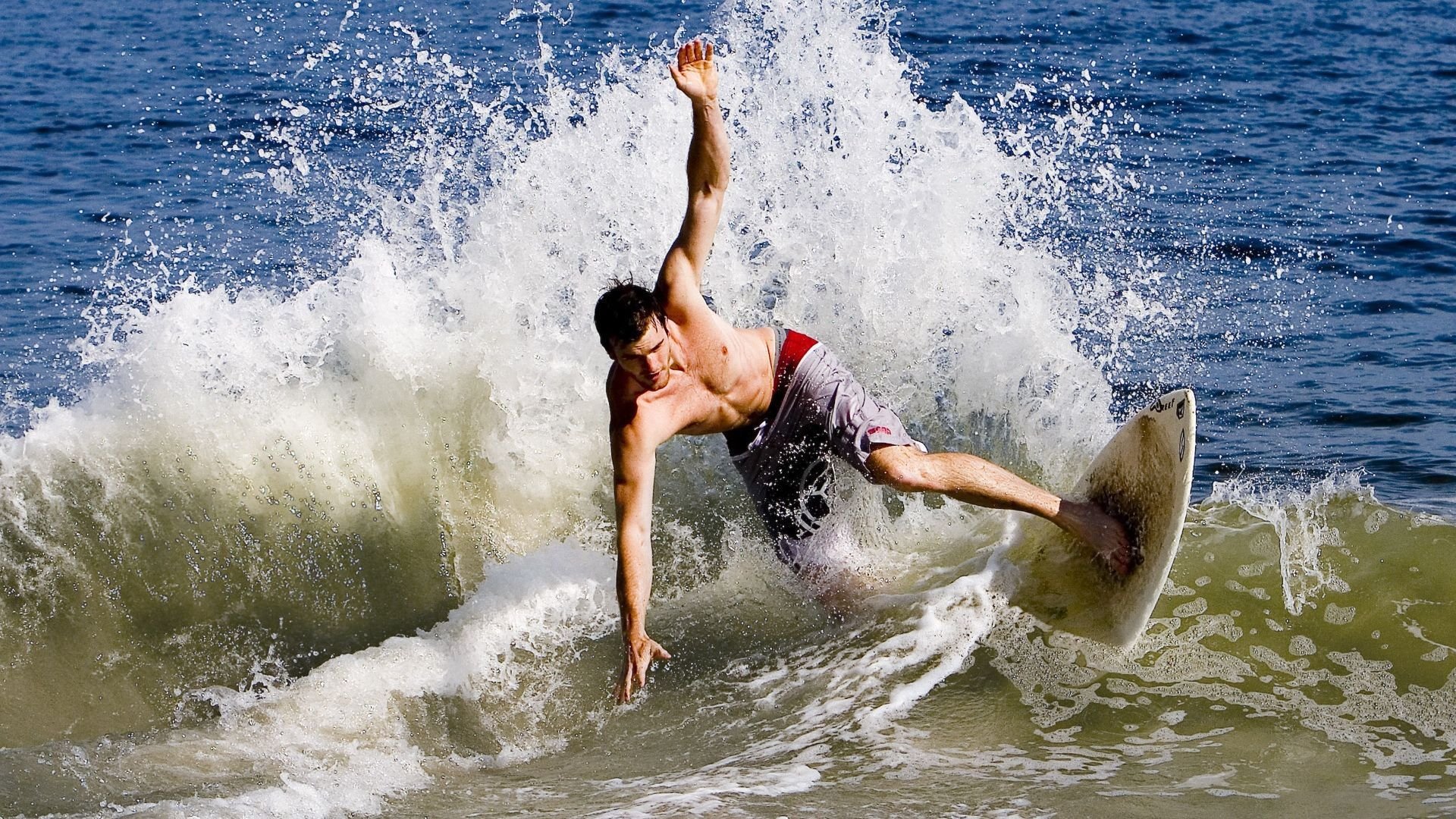 PSG体能充沛，海湾者坚持不懈争取突破